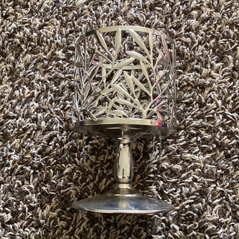 Bath and body works candle holder